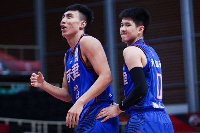 包含广州男篮状态回暖，加油为球迷带来胜利的词条