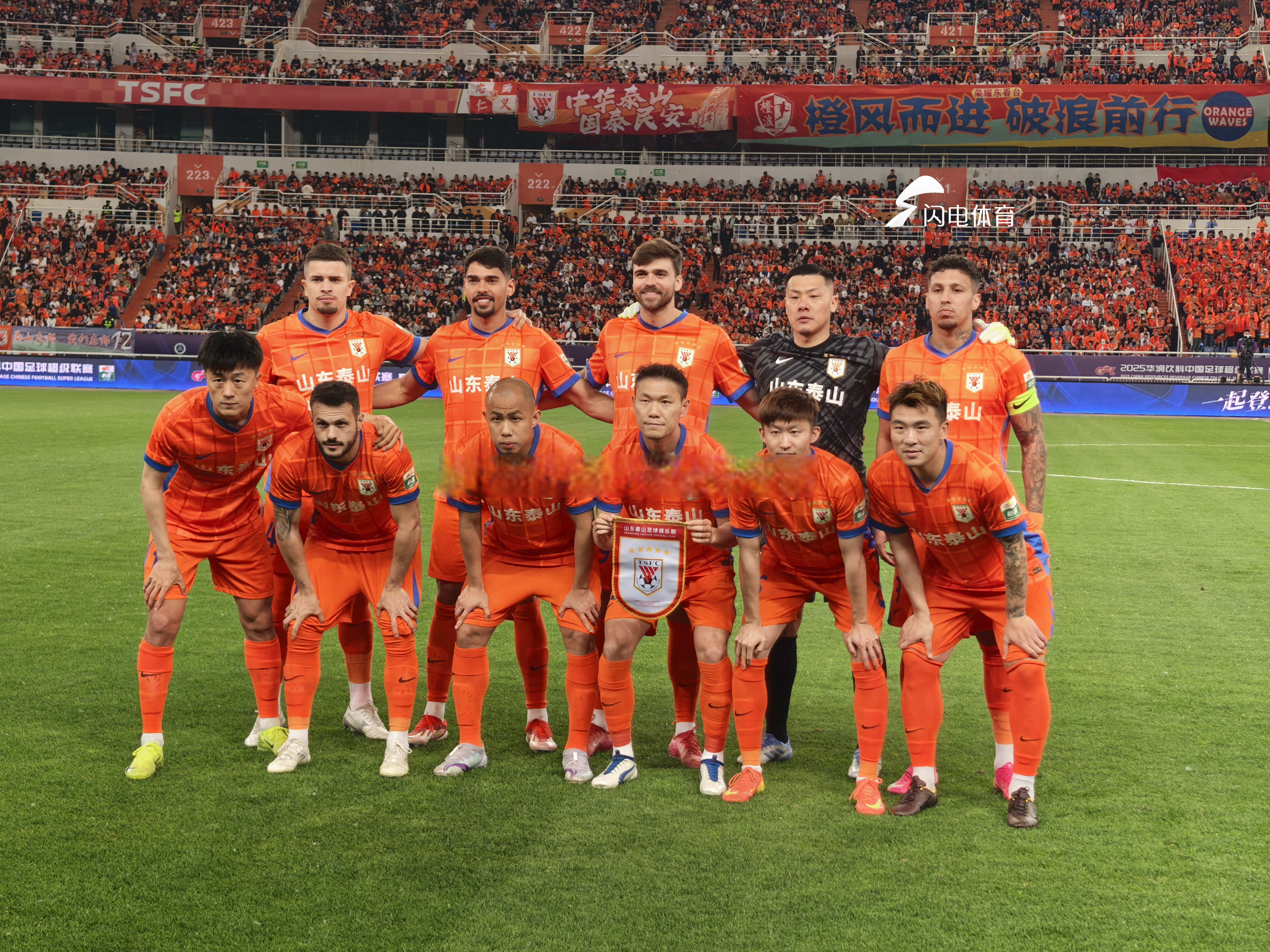 瓦伦西亚队员意外伤退，主教练急需调整阵容的简单介绍