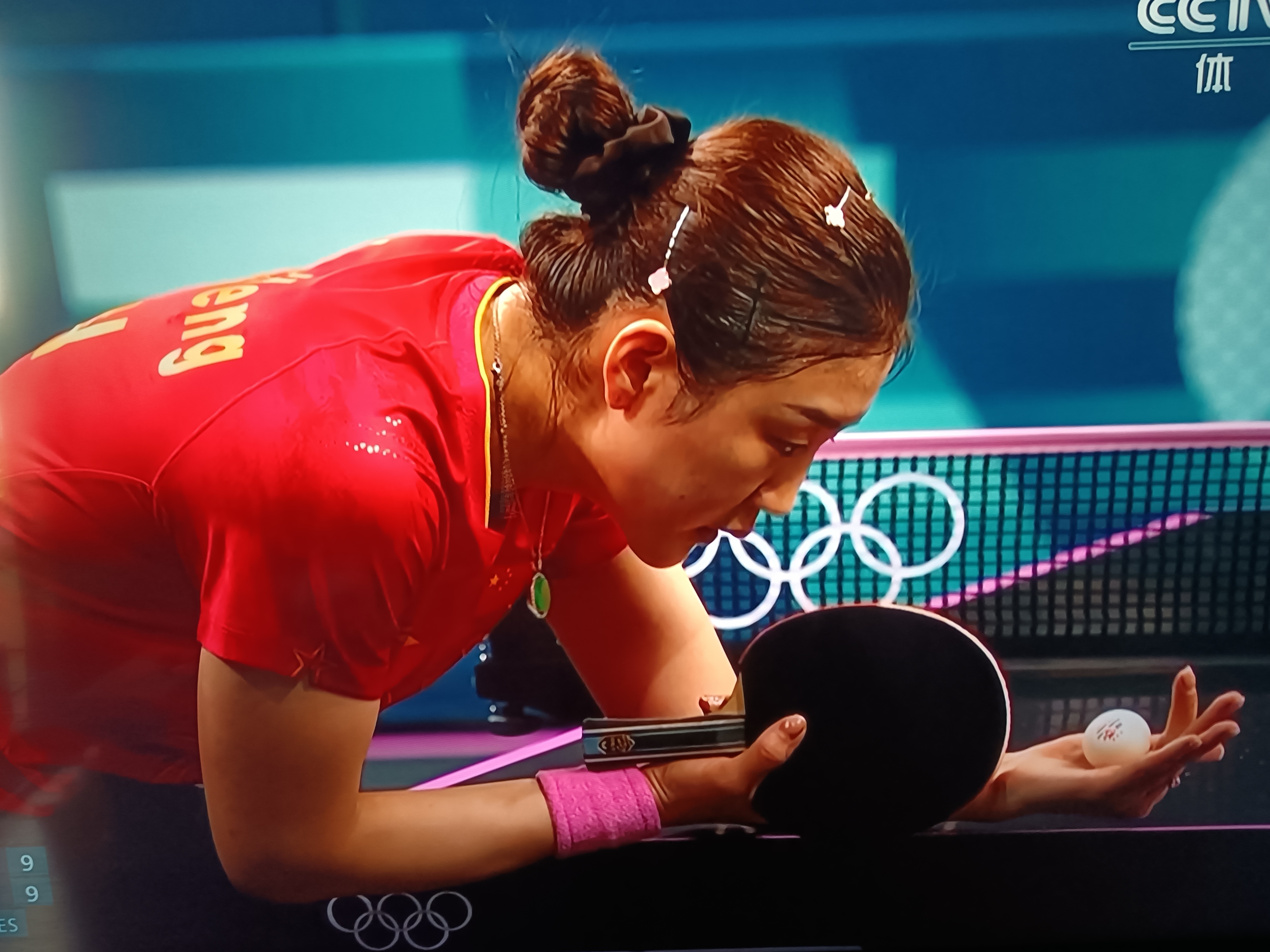 关于卫冕冠军被非常规球队挑战，战术需要调整的信息