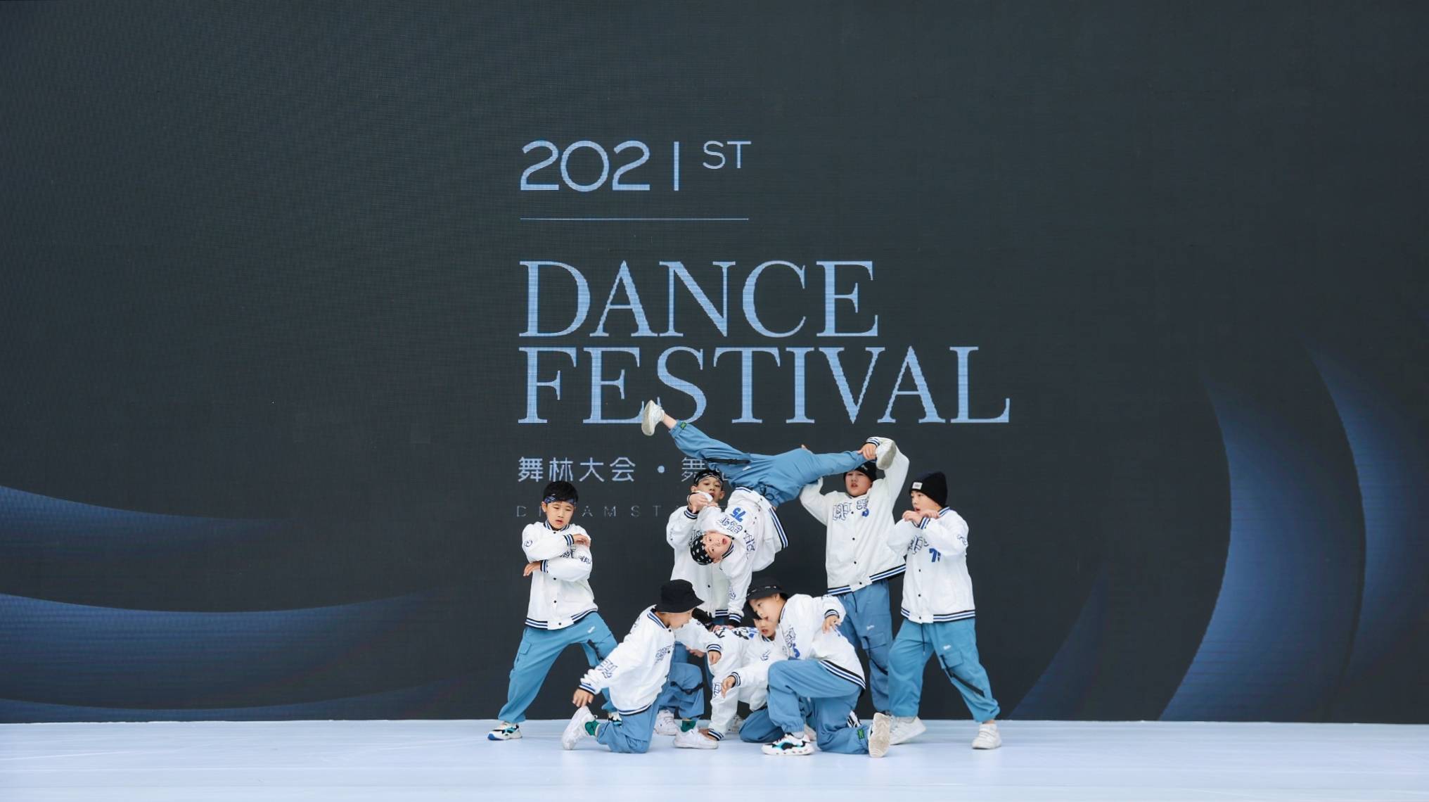 包含美洲篮球联赛季后赛即将打响，精彩纷呈的词条