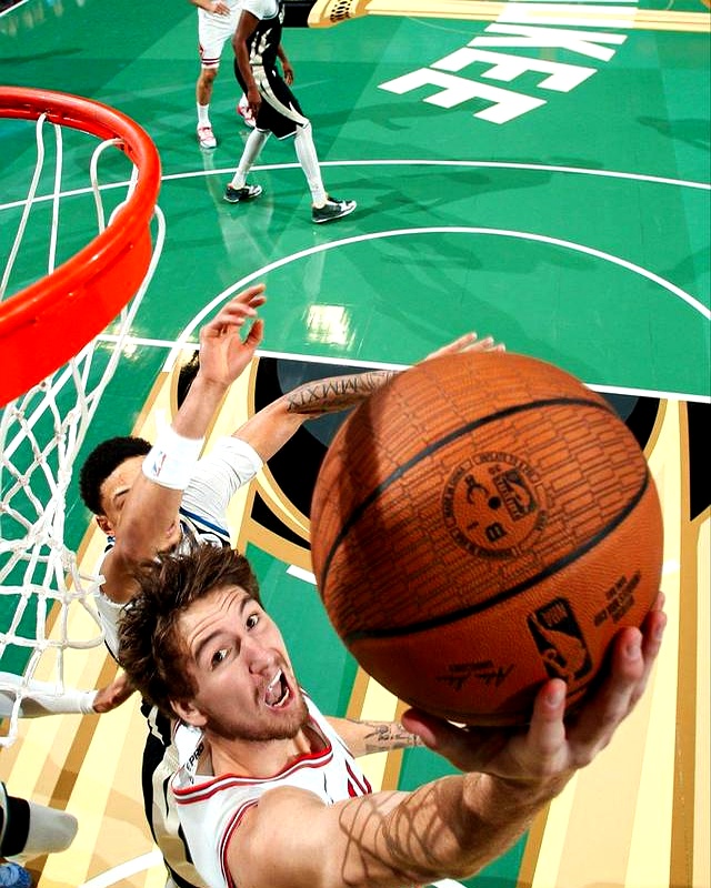 雄鹿力克公牛，字母哥砍下双+的简单介绍