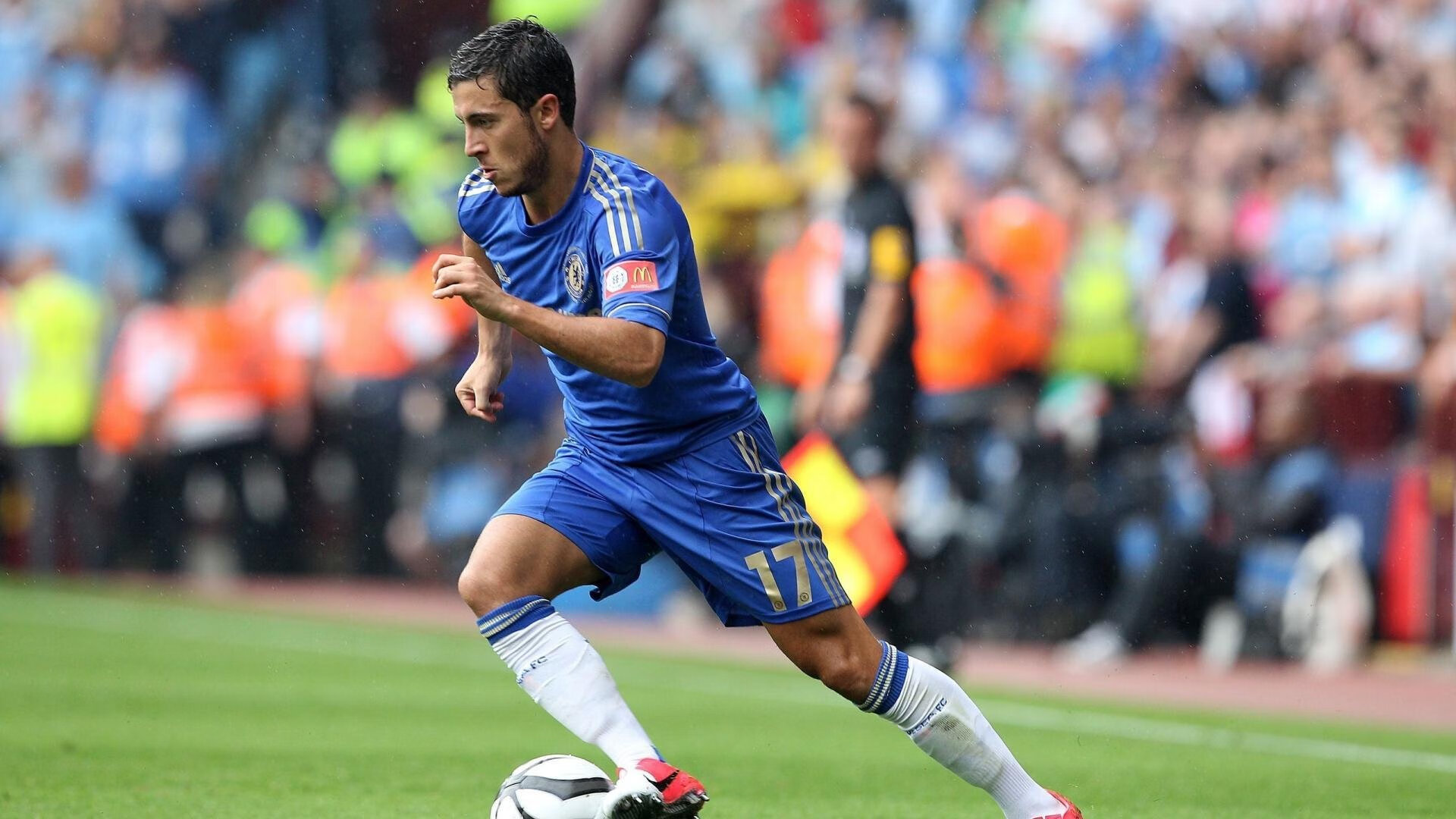 开云官网-骑士强压雄鹿，贝恩西决生死战接管比赛，新王当立的传奇之夜