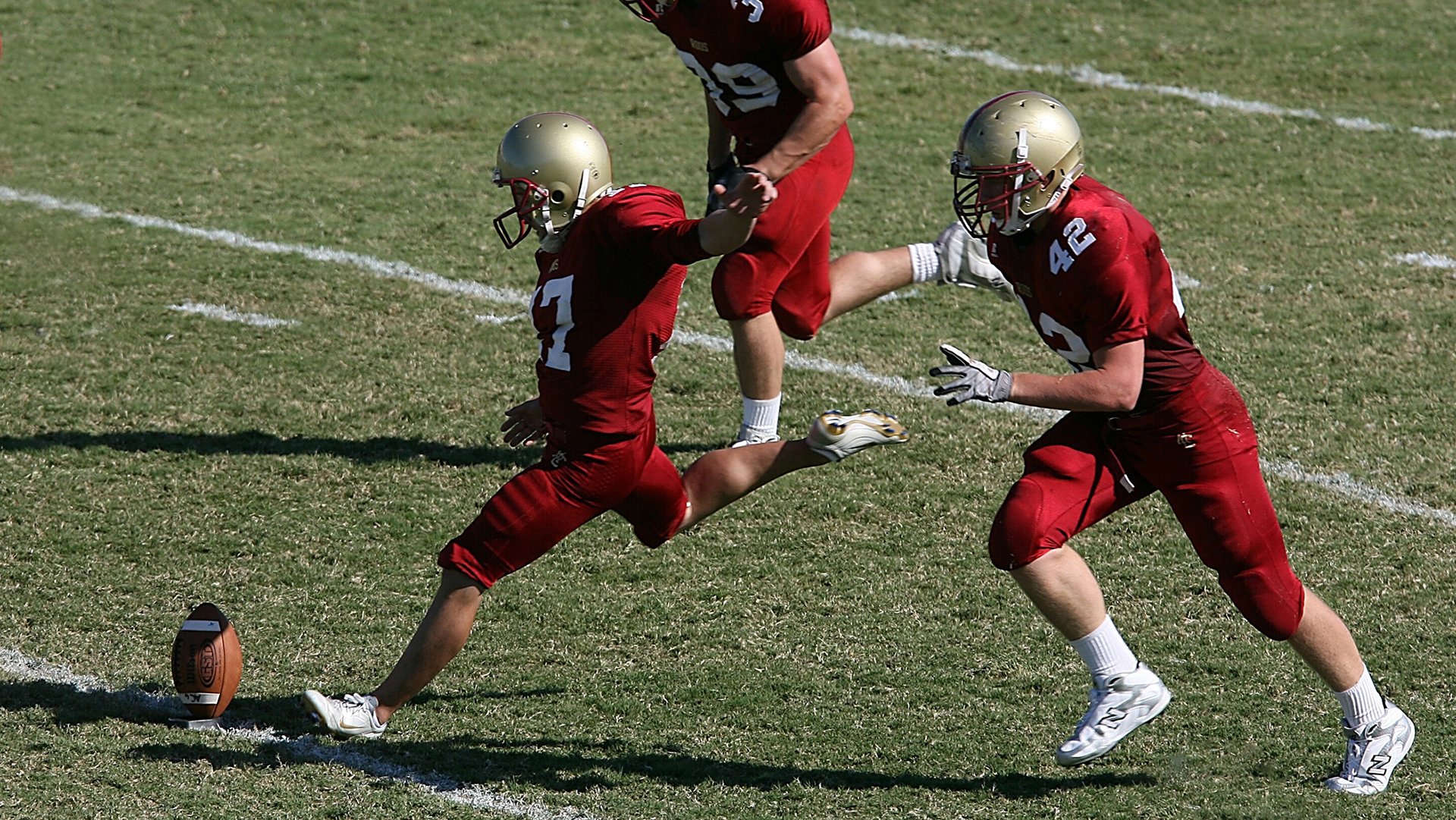 绿茵场外的传奇，当秘鲁击溃爱尔兰，奥斯梅恩在篮球东决的跨界启示
