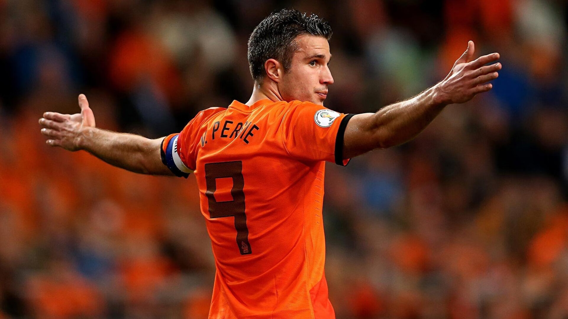 绿茵场与篮球馆的生死交响，当德甲争冠战遇上辽宁队的湖人式突围